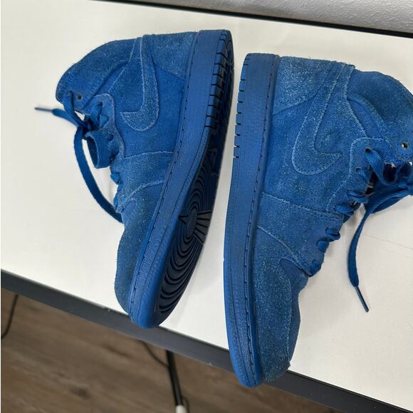 Nike Air Jordan 1 Retro High Top Blue Suede Sneaker 4 Youth - Picture 10 of 16
